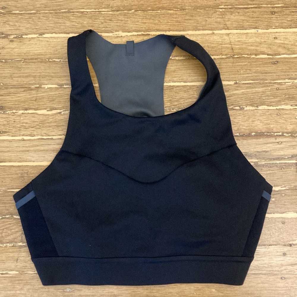 Black Brooks 3 pocket running sports bra - see description